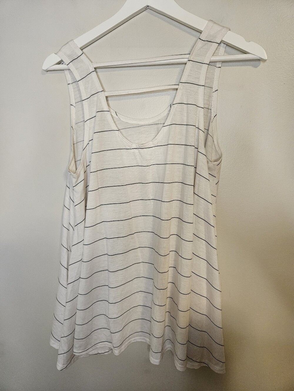 Awake Women's Striped Scoop Neck Tank Top White Black Summer Lightweight Flowy - Picture 4 of 9